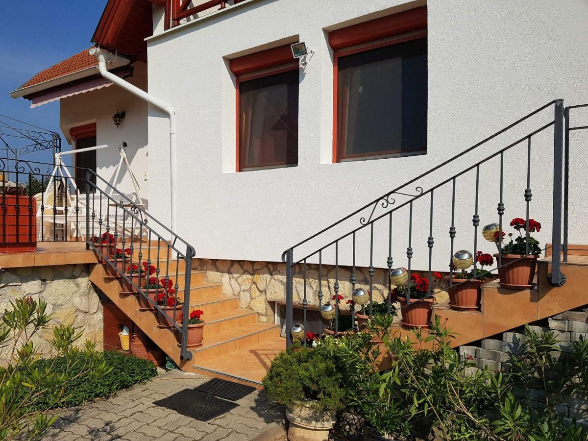 Rege Apartman Alsoors Ngoại thất bức ảnh