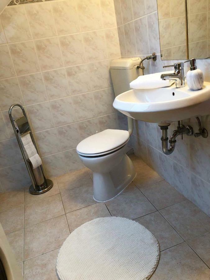 Rege Apartman Alsoors Ngoại thất bức ảnh